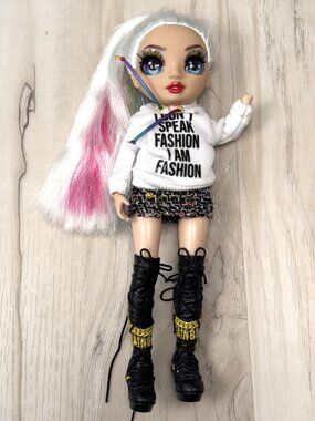 2021 MGA Rainbow High Jr High AMAYA RAINE 9" Fashion Doll w/ Clothes *READ*
